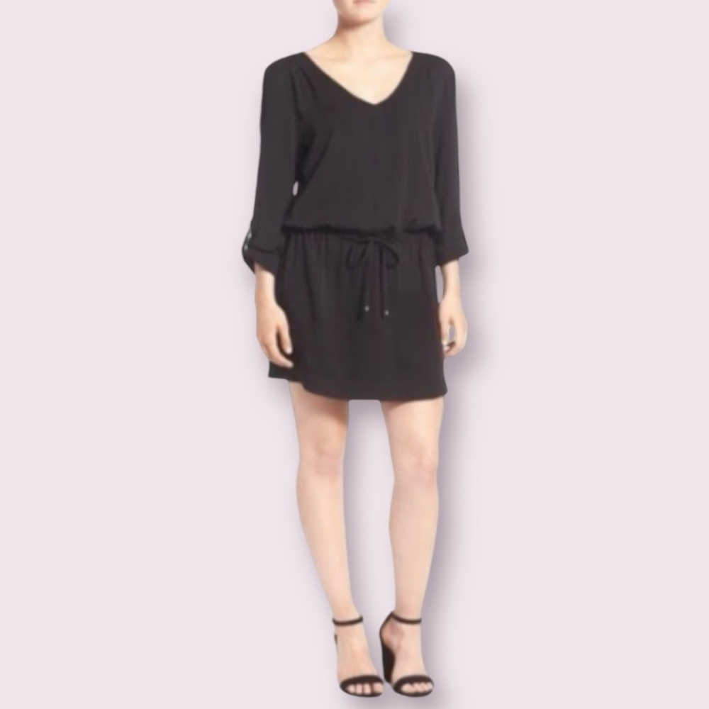 Cupcakes & Cashmere Roll-Tab Sleeve Green Dress